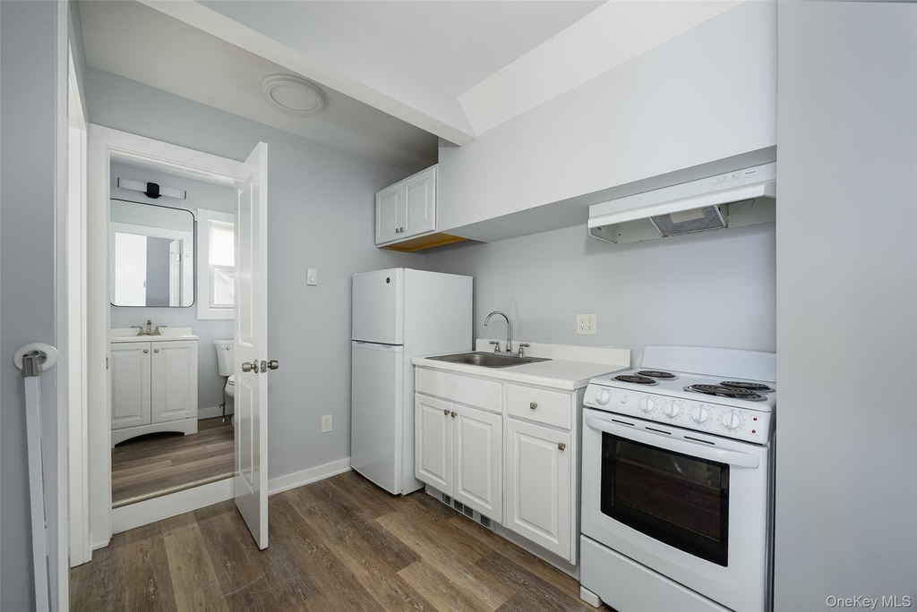 39 Fowler Avenue - Photo 2