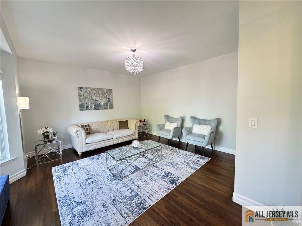 432 Jarrard Street - Photo 2