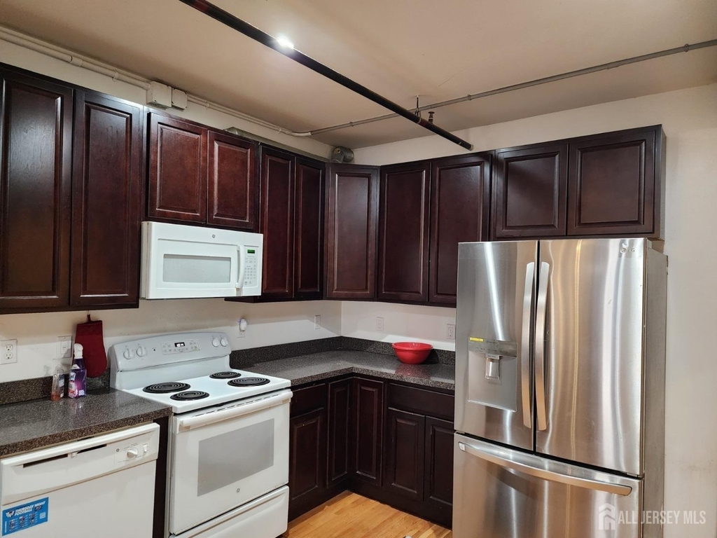 378 George Street - Photo 1