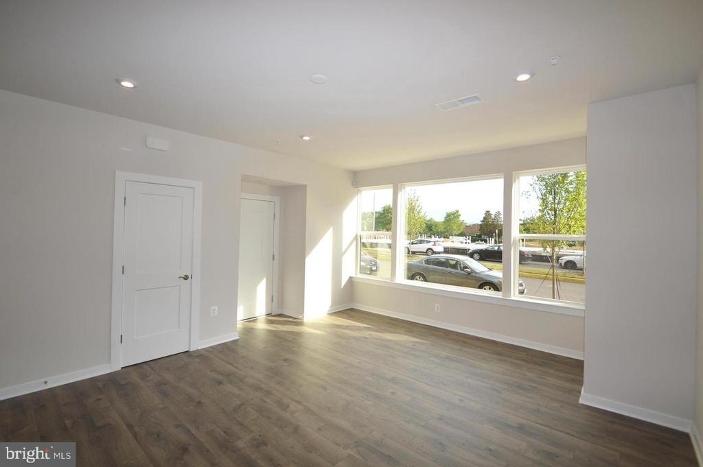 13518 Sayward Boulevard - Photo 1