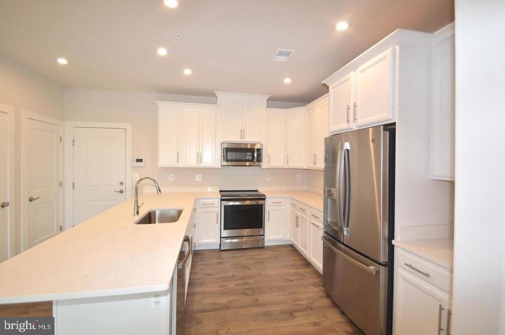 13518 Sayward Boulevard - Photo 10