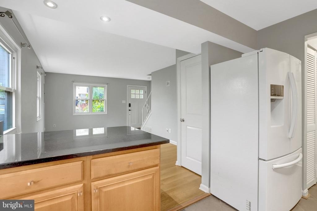 2340 Fairview Terrace - Photo 6