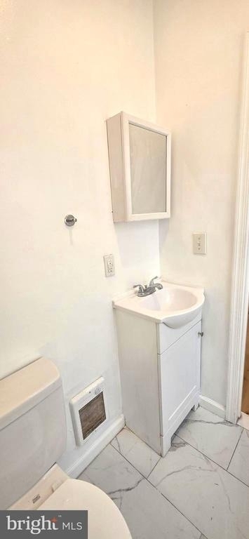 6233 Chew Avenue - Photo 8