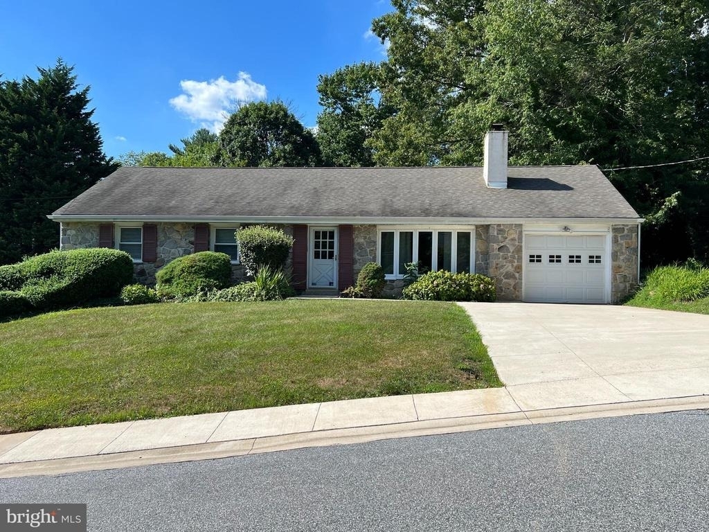 319 Meetinghouse Lane - Photo 0