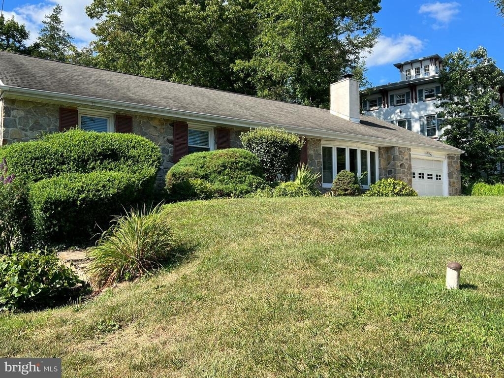 319 Meetinghouse Lane - Photo 1