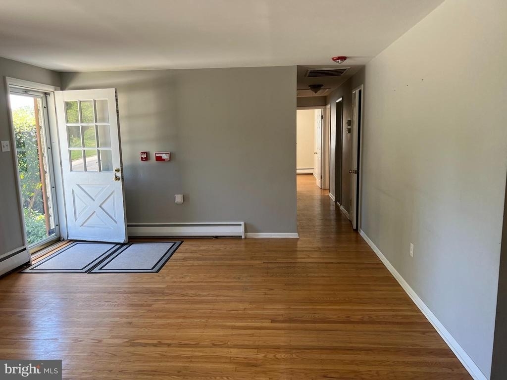 319 Meetinghouse Lane - Photo 2