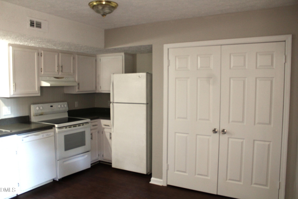 2706 Big Oak Street - Photo 4
