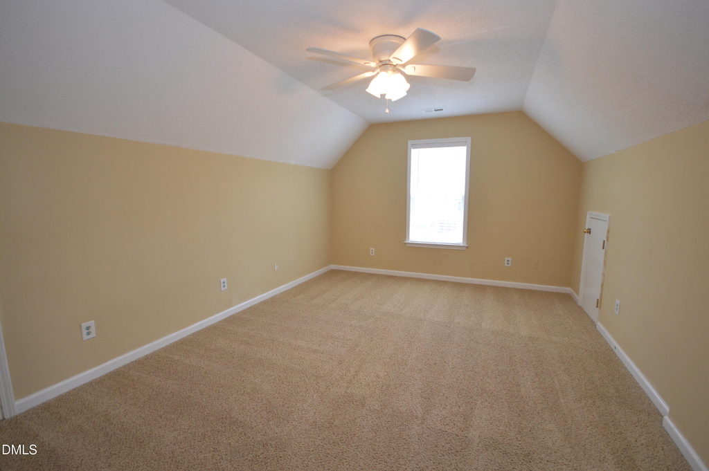 201 Tecumseh Court - Photo 17