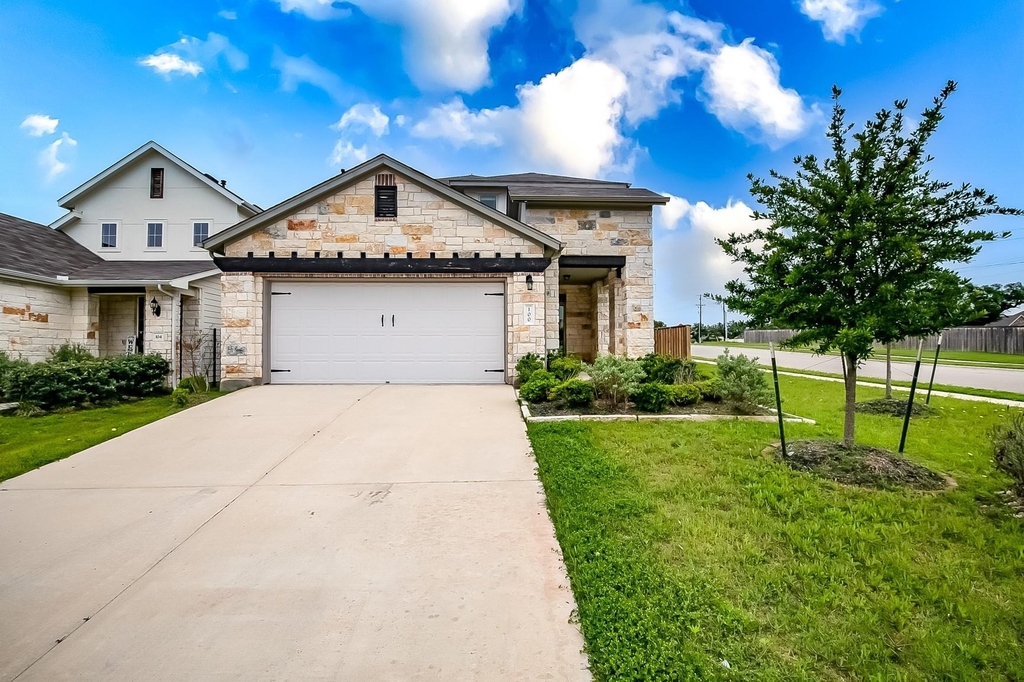 100 Earl Keen St - Photo 1