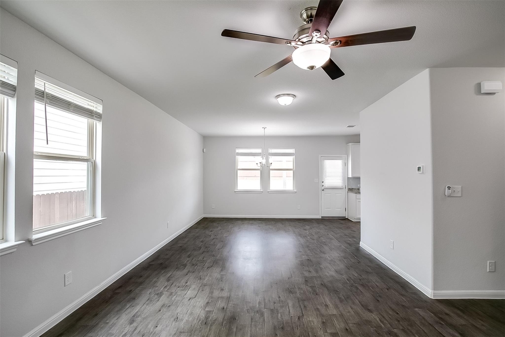 100 Earl Keen St - Photo 7