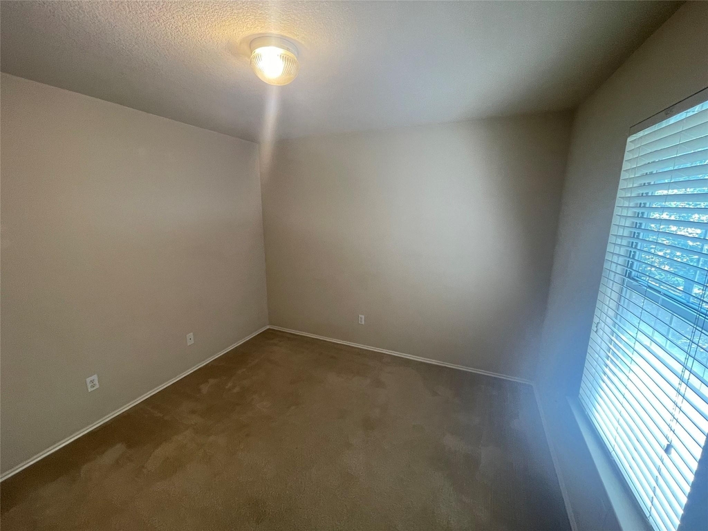 1211 Peyton Pl - Photo 18