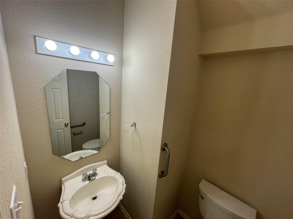 1211 Peyton Pl - Photo 13