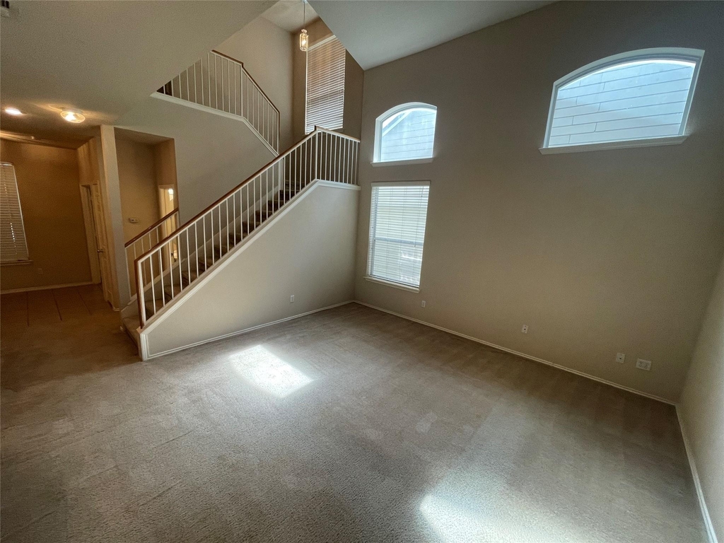 1211 Peyton Pl - Photo 5