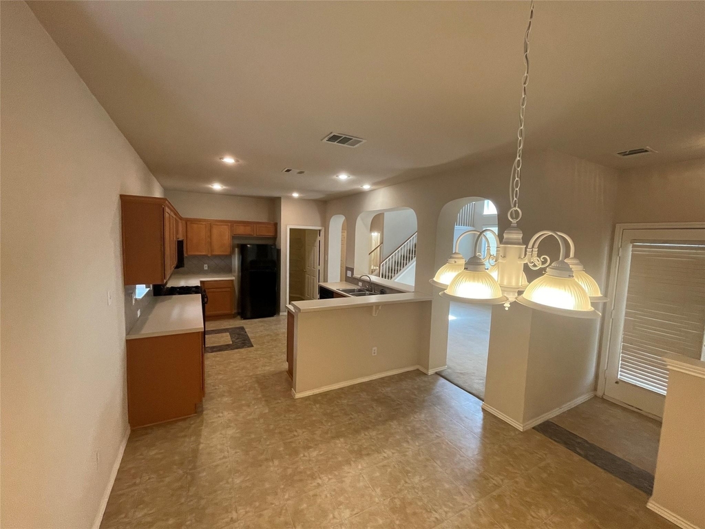 1211 Peyton Pl - Photo 10