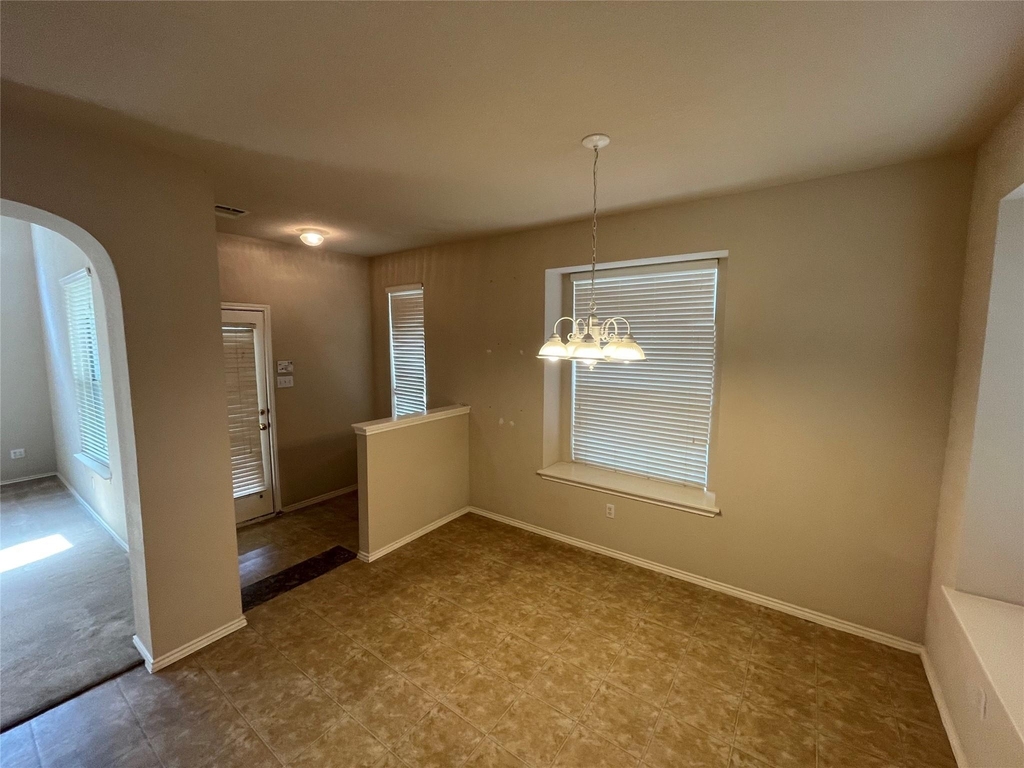 1211 Peyton Pl - Photo 9