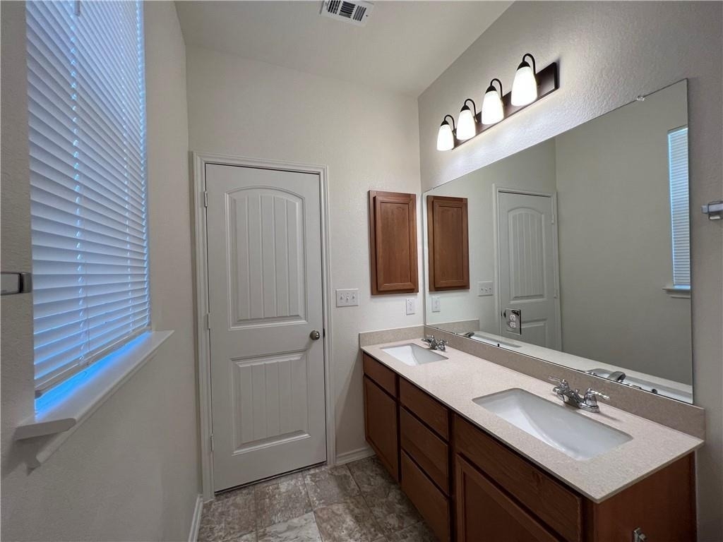 6409 Wagon Spring St - Photo 8