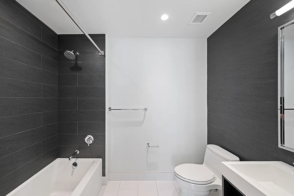 555 10th Avenue - Photo 5