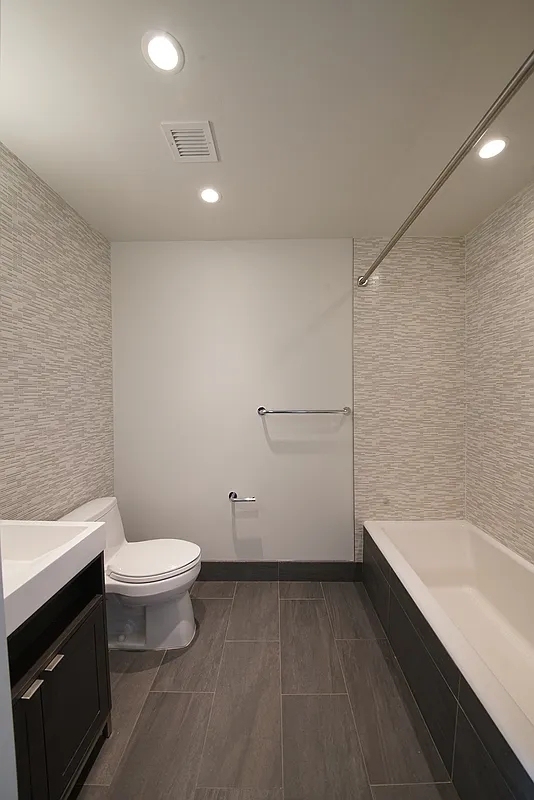 555 10th Avenue - Photo 5