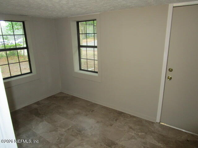 9525 Campus Avenue - Photo 2