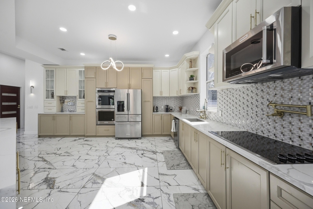 1450 Wentworth Avenue - Photo 10