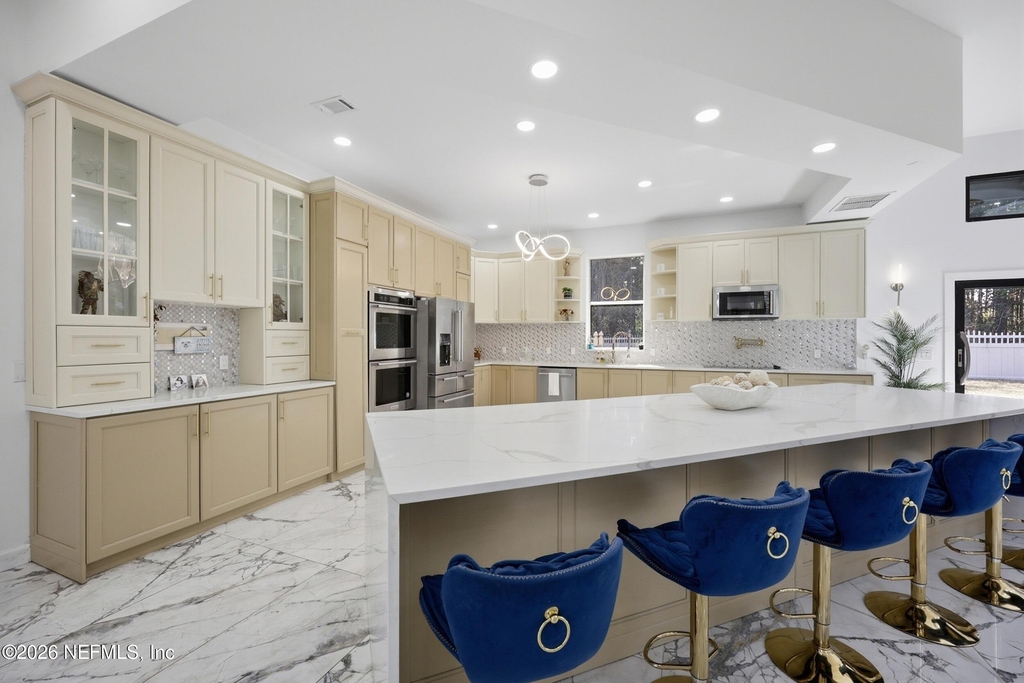 1450 Wentworth Avenue - Photo 6