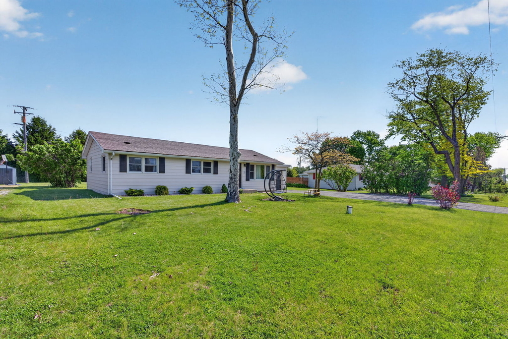 2091 W State Route 102 - Photo 1