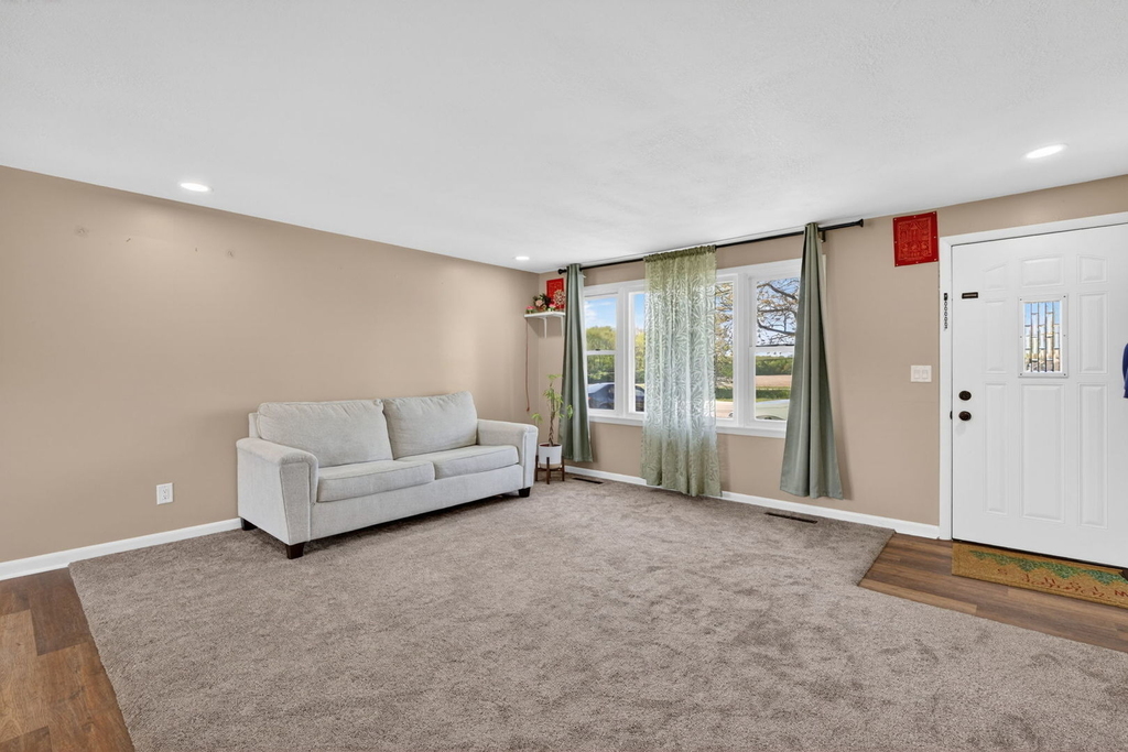 2091 W State Route 102 - Photo 4