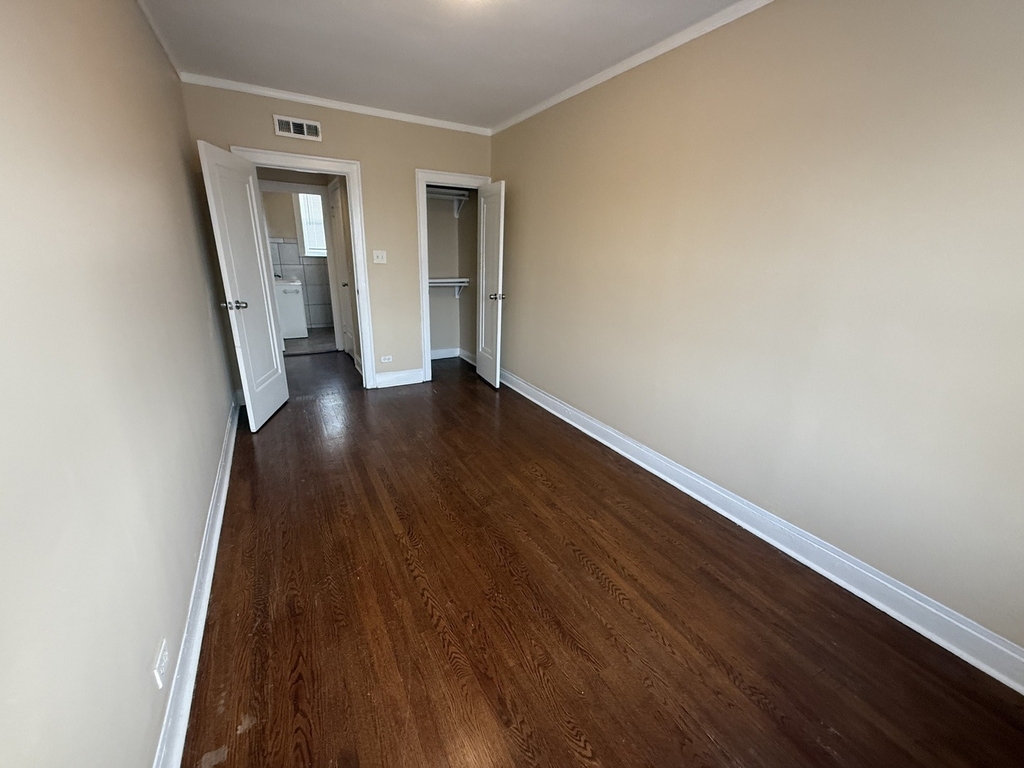 4454 W Diversey Avenue - Photo 9