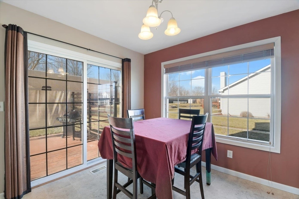 705 Bergamot Street - Photo 4