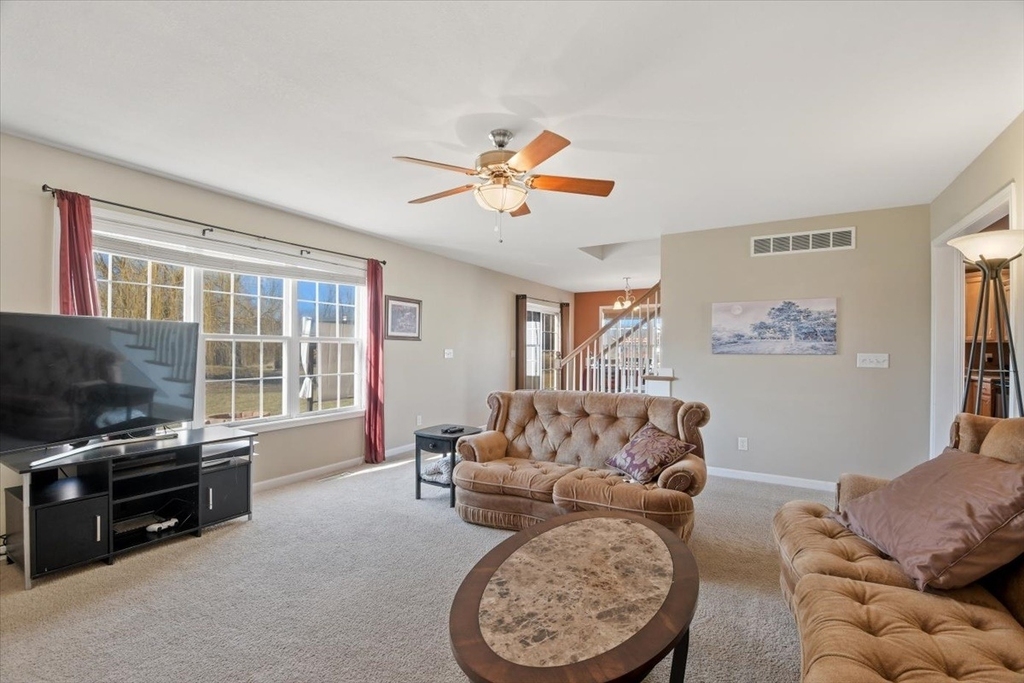 705 Bergamot Street - Photo 3
