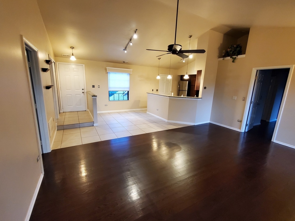 357 Bloomfield Lane - Photo 2