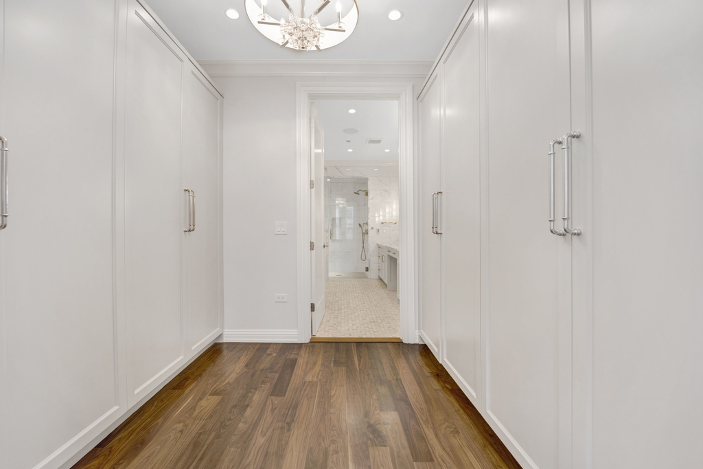 105 W Chestnut Street - Photo 8
