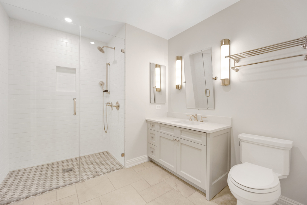 105 W Chestnut Street - Photo 18