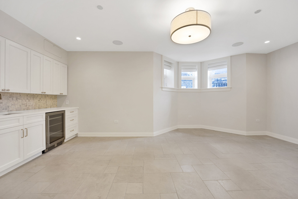105 W Chestnut Street - Photo 15