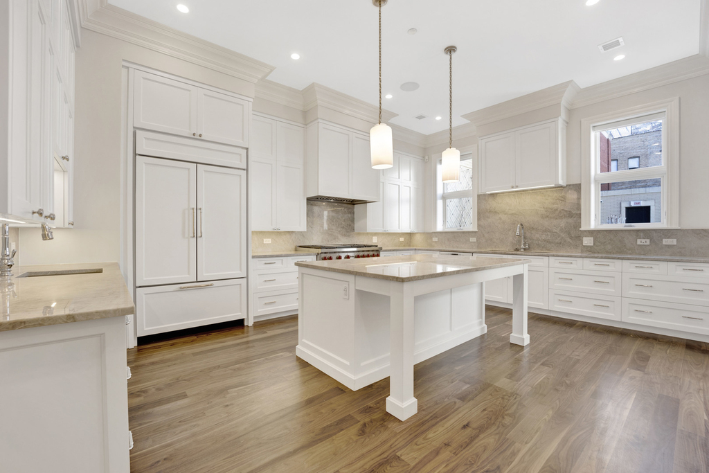 105 W Chestnut Street - Photo 4