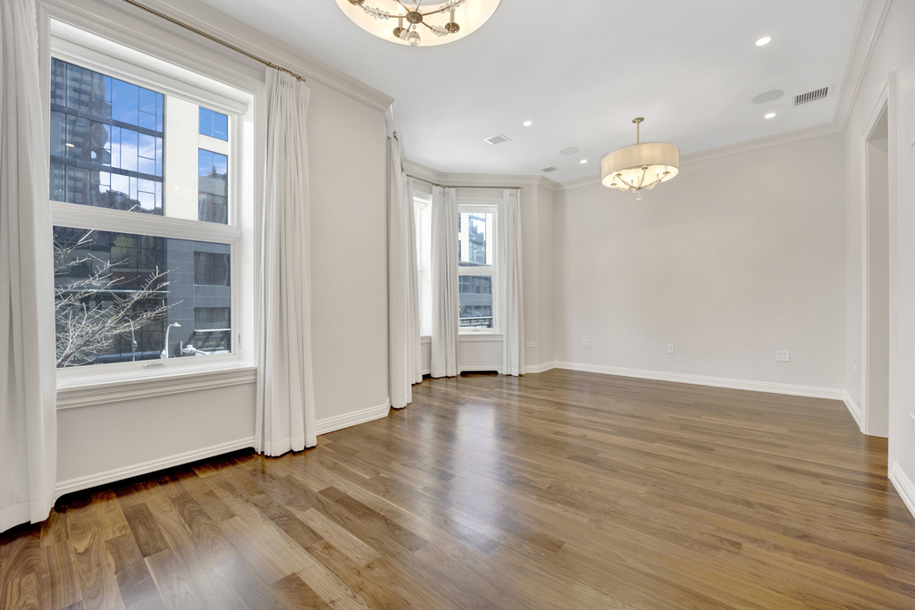 105 W Chestnut Street - Photo 7