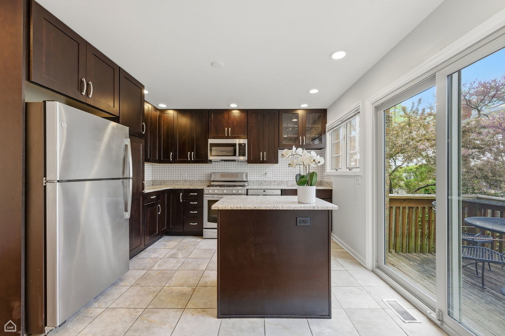 3125 Lake Avenue - Photo 4