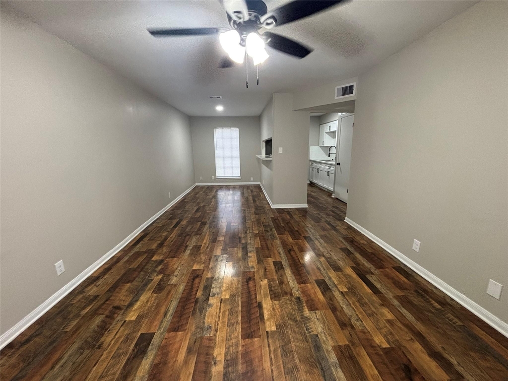 910 7th Avenue N - Photo 3