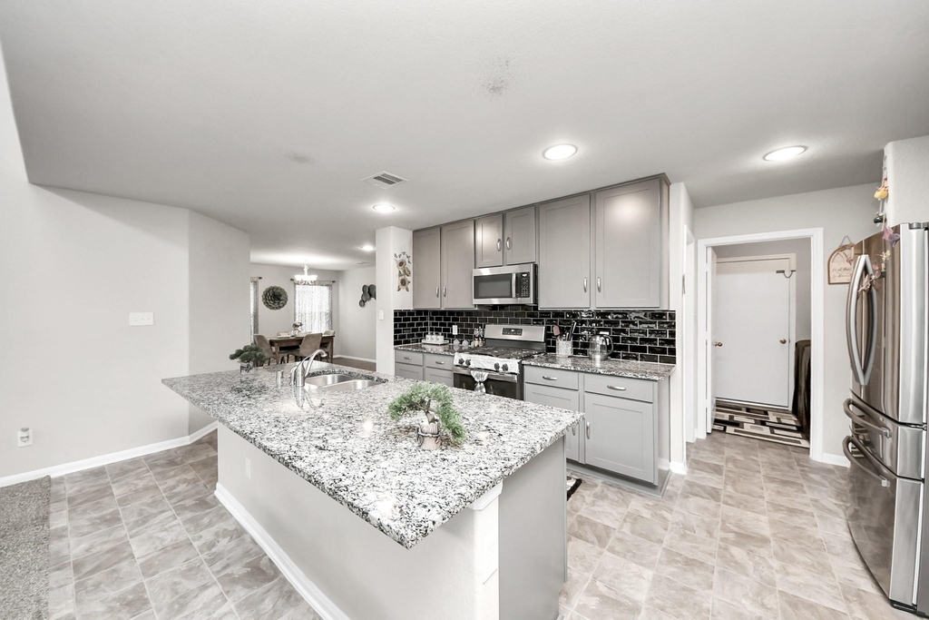 2918 Silverhorn Lane - Photo 19