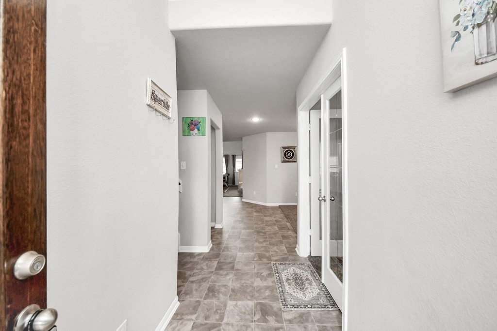 2918 Silverhorn Lane - Photo 10