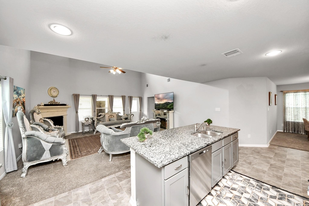2918 Silverhorn Lane - Photo 17