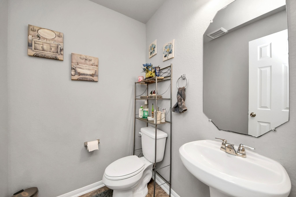 2918 Silverhorn Lane - Photo 14