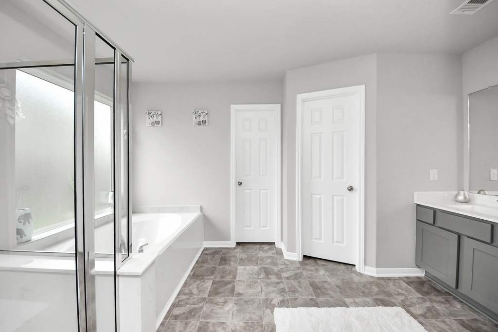 2918 Silverhorn Lane - Photo 32