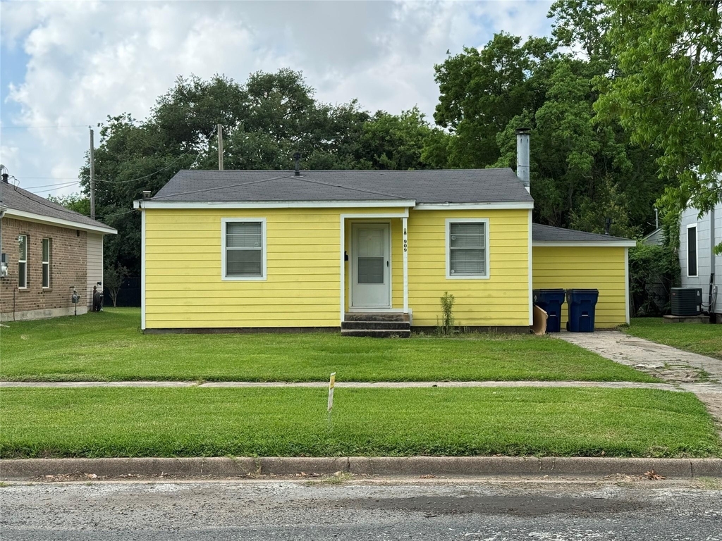 909 14th Avenue N - Photo 16