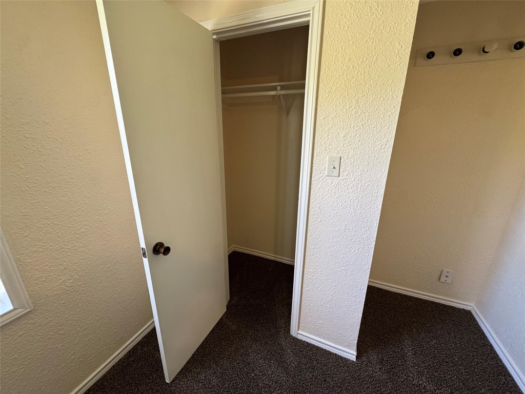 909 14th Avenue N - Photo 8