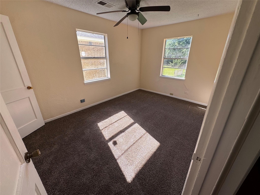 909 14th Avenue N - Photo 3