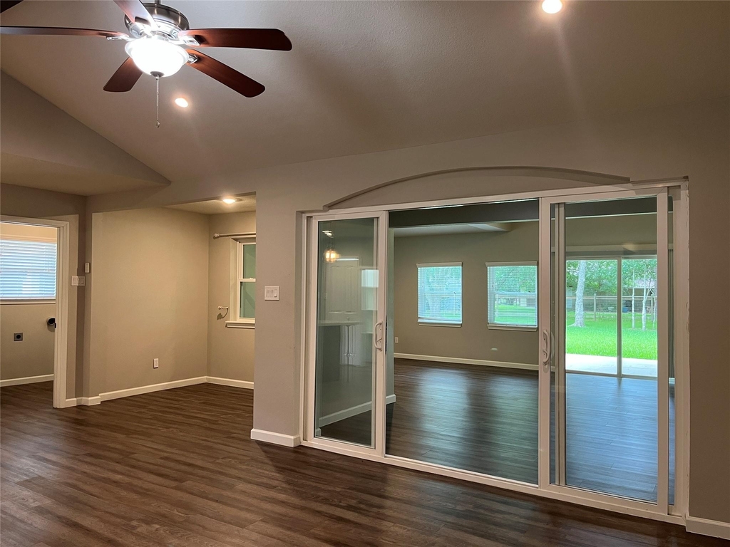304 S Shadowbend Avenue - Photo 6