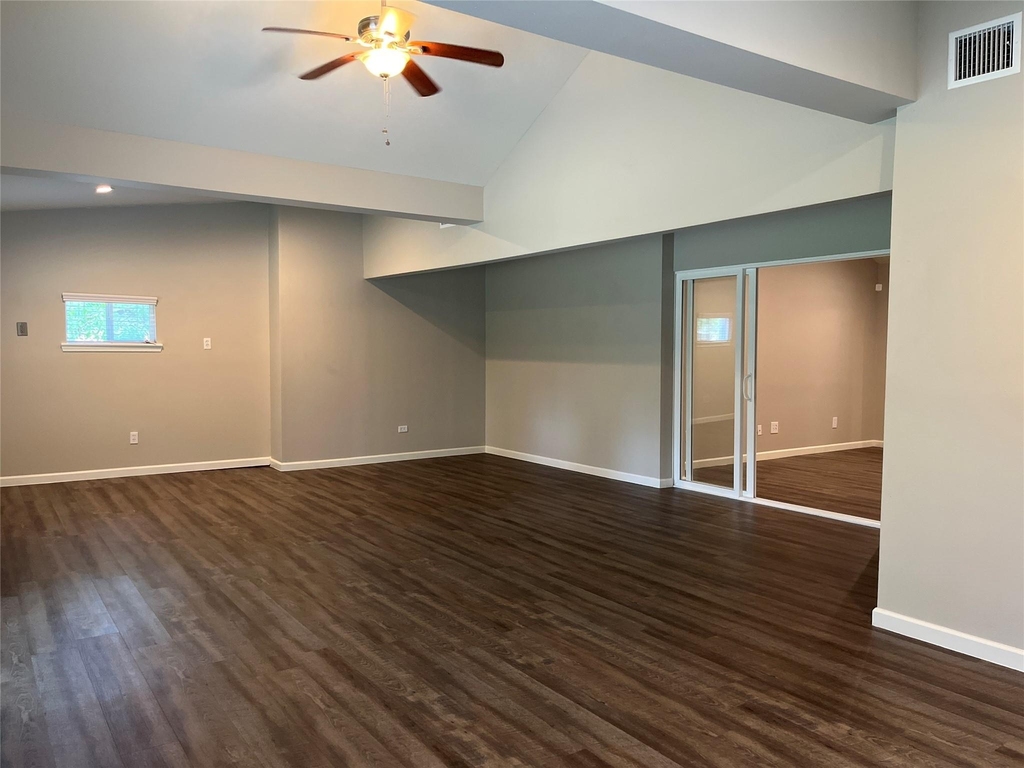 304 S Shadowbend Avenue - Photo 15