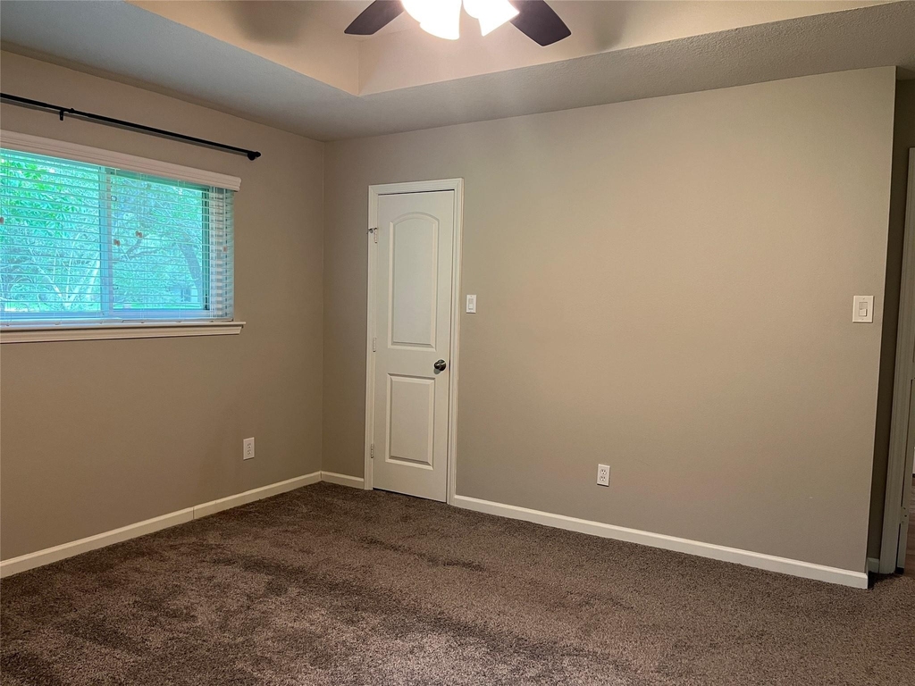 304 S Shadowbend Avenue - Photo 22
