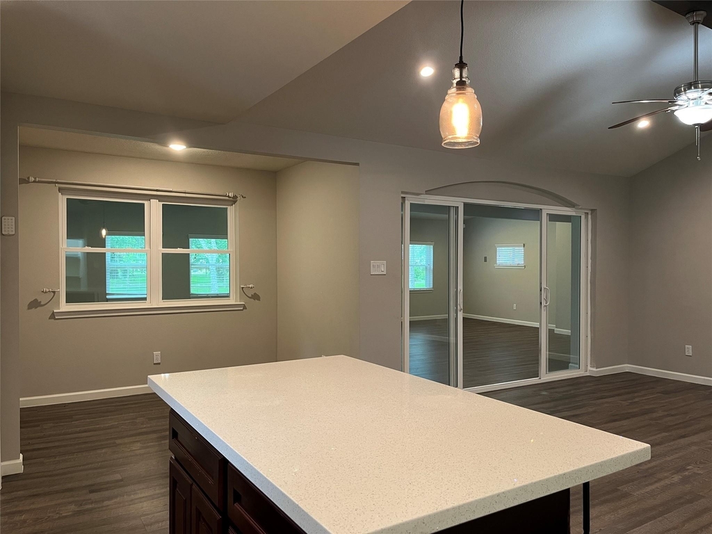 304 S Shadowbend Avenue - Photo 10